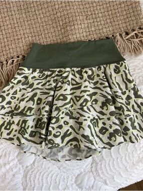 Tiered Olive Green Animal-Print Activewear skirt